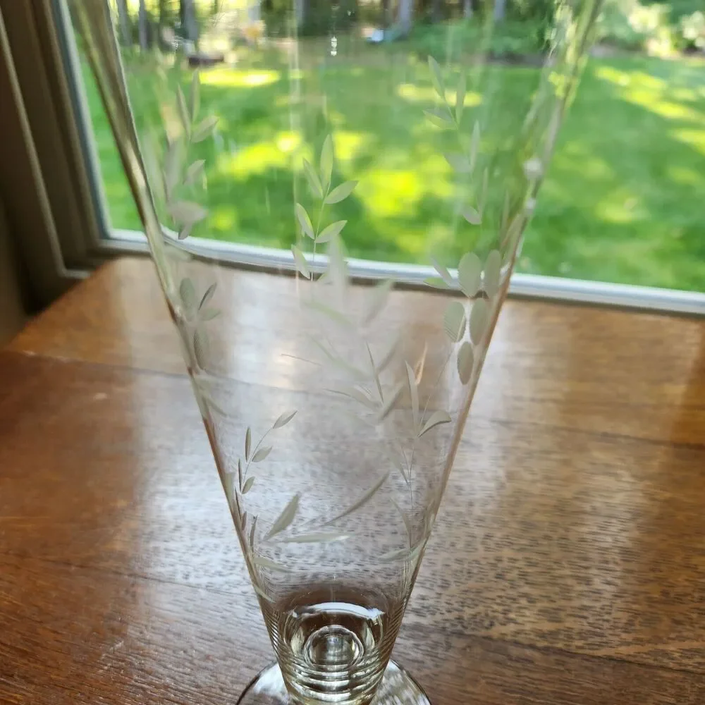 Clear Etched Beer Pilsner Champagne Flute Glass 16oz 9 1/4” Tall